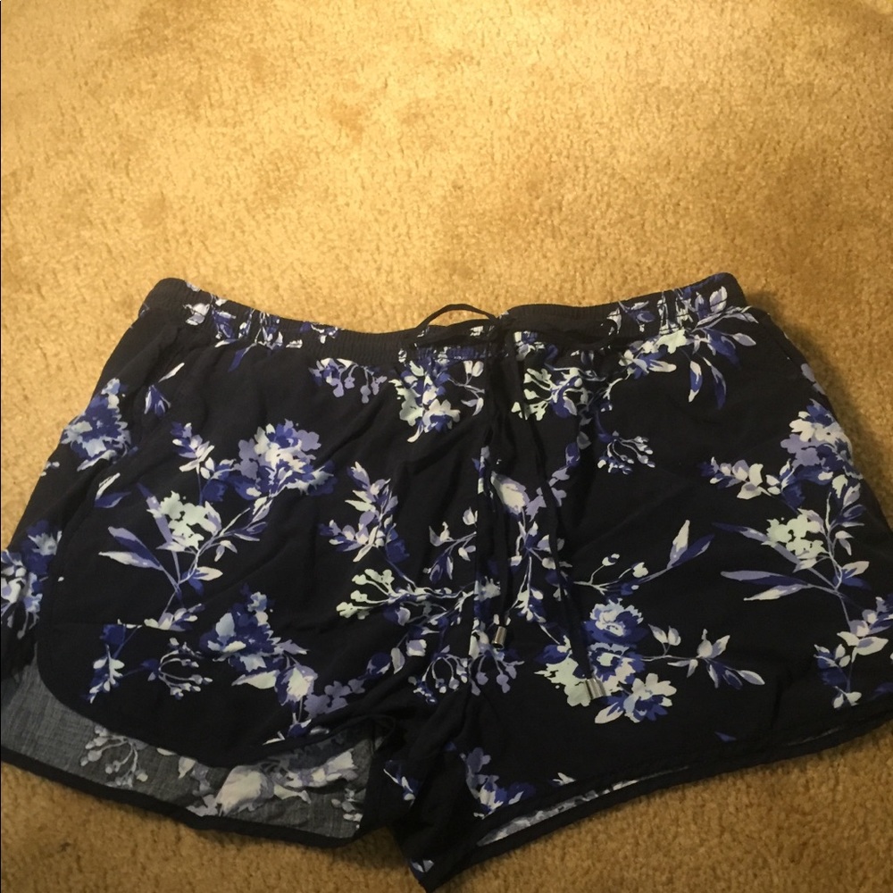 Blue gap shorts